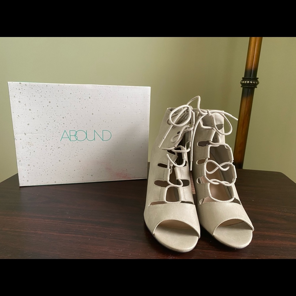 No 9 peep toe heel